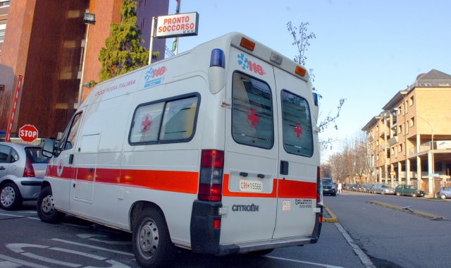 La donna è stata portata all’ospedale di Busto Arsizio (foto Archivio)
