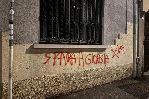 “Spara a Giorgia” sulla sede della Lega di Busto