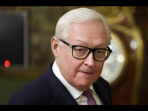 Mosca, non accetteremo truppe Nato in Ucraina, nessuna concessione su territori