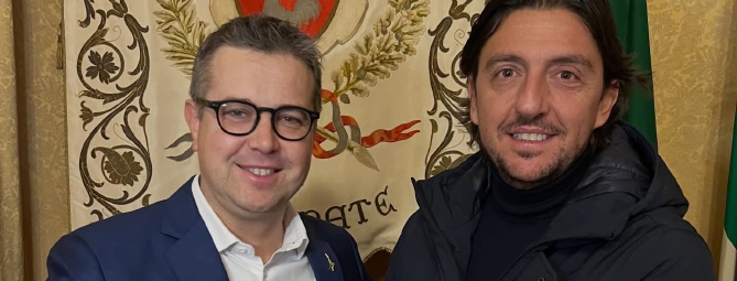 Valentino si dimette: «Smetto di assistere a ore di “nulla”»