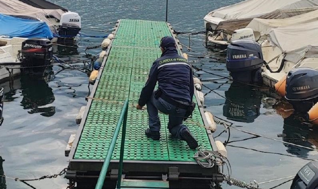 Pontile abusivo sul Lago Ceresio