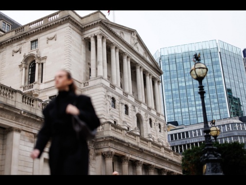 La Bank of England taglia i tassi di interesse al 3,75%