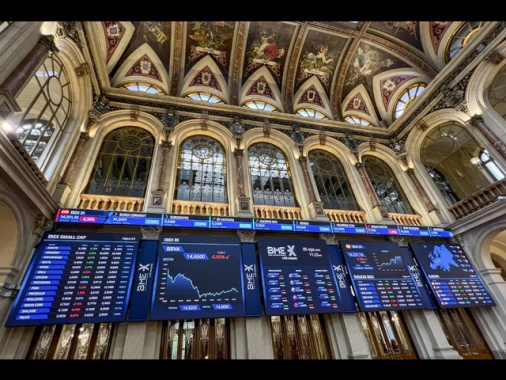 Borsa: l'Europa accelera dopo Wall Street e inflazione Usa, Milano +0,6%