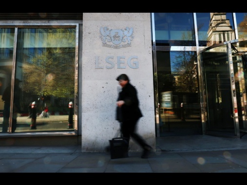 Borsa: l'Europa chiude in rialzo con la Bce e l'inflazione Usa