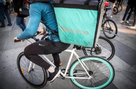 I rider di Verbania in agitazione contro Deliveroo