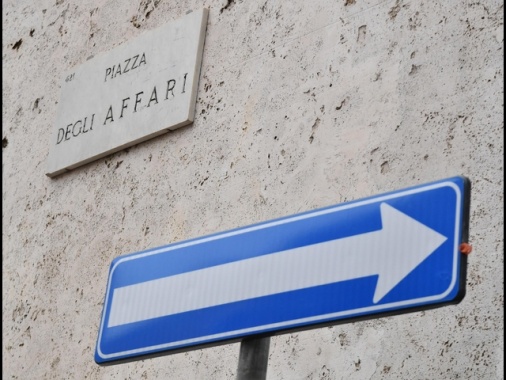 Borsa: Milano sale piano (+0,2%) con Tim e Buzzi, male Tenaris