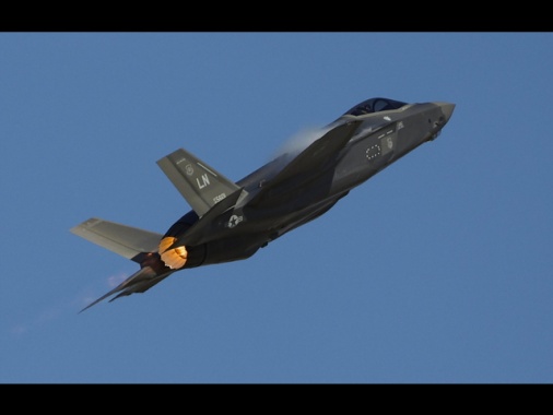 Siria, 'nei raid uccisi almeno 5 membri dell'Isis'