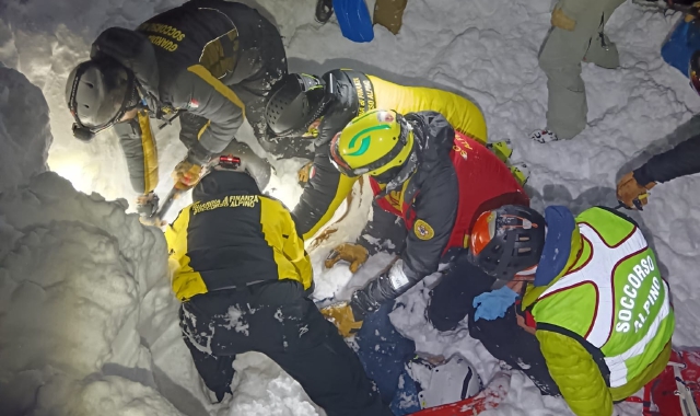 Sciatore sepolto dalla neve: salvato sul Col d’Olen