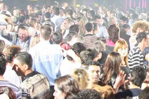 Le notti in discoteca e le catenine che spariscono