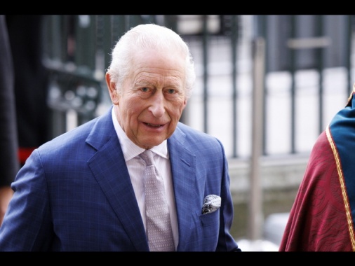 Re Carlo resta il 'lavoratore più diligente' di casa Windsor, William latita