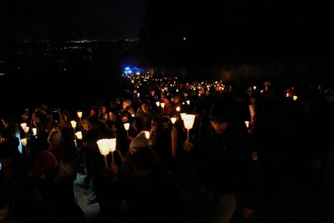 Al Sacro Monte fiaccole di pace e speranza