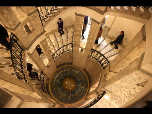 Borsa: Milano chiude debole (-0,38%), pesanti Tim e Leonardo