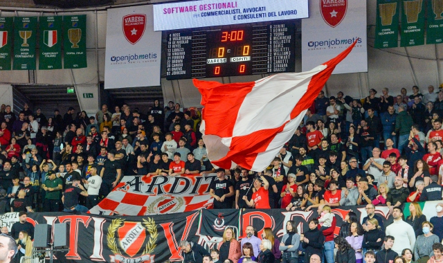 Gli Arditi in curva nord