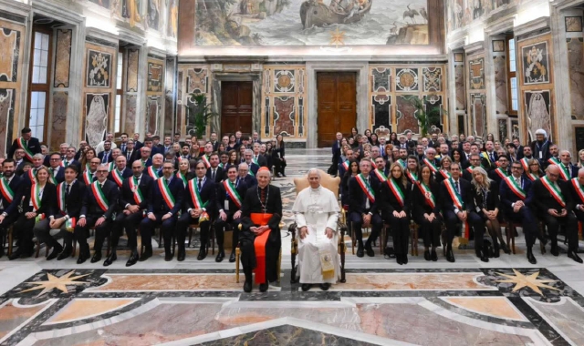 L’incontro del Papa coi sindaci dell’Anci