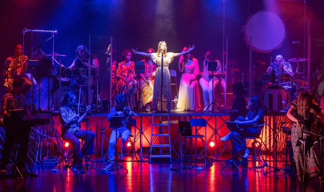 Colonne sonore e Drag Queen: ecco il Capodanno alternativo