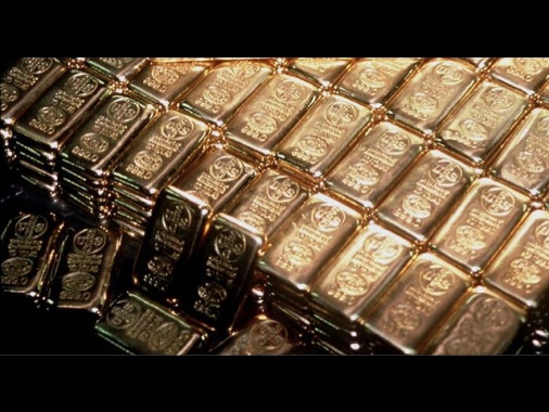 L'oro in aumento a 4.374 dollari, sale anche l'argento