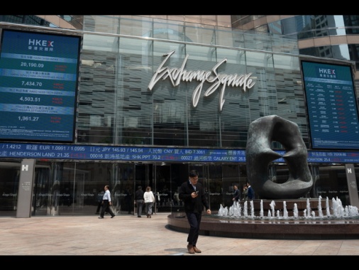 Borsa: l'Asia chiude positiva, si guarda alla tecnologia