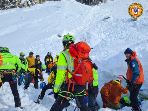 Travolto da una valanga , muore uno scialpinista