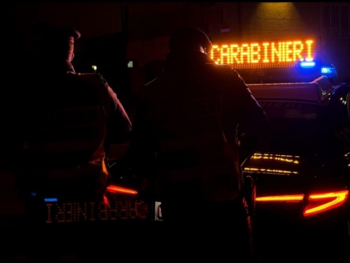 Donna accoltellata dal marito nel Bresciano, è grave