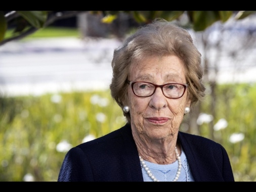 Muore Eva Schloss, sopravvissuta ad Auschwitz, sorellastra di Anna Frank