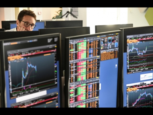 Lo spread tra Btp e Bund apre poco mosso a 70 punti