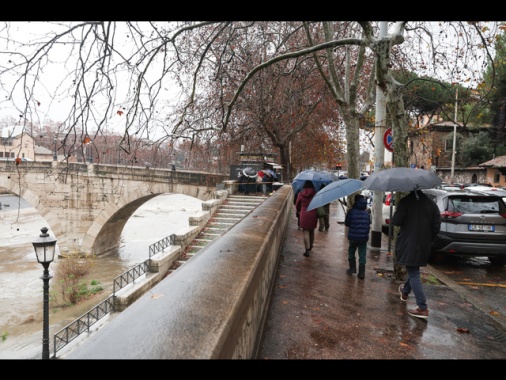 Allerta meteo a Roma, chiusi parchi e cimiteri per l'Epifania