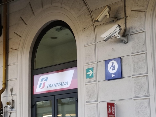 Capotreno ucciso a coltellate in zona stazione a Bologna