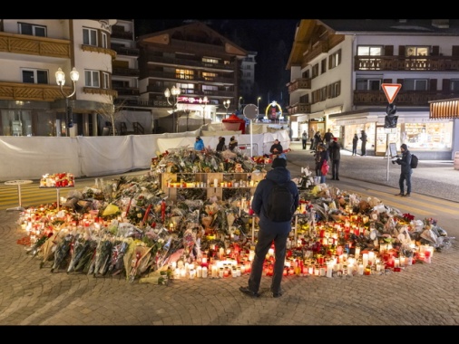 Meloni, tragedia di Cras-Montana ha colpito tutti, vicini alle famiglie