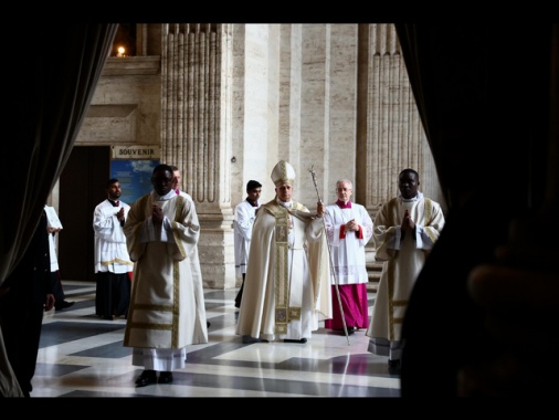 Il Papa, cercare la pace significa proteggere i più fragili