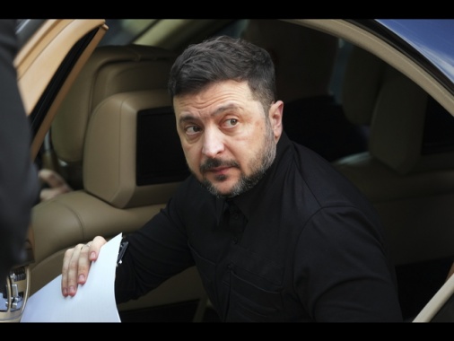 Zelensky, nei raid russi danneggiata anche l'ambasciata del Qatar