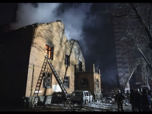 Sindaco di Kiev ai residenti, 'buio e gelo, lasciate la città se potete