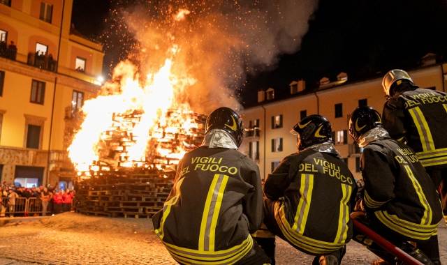 Falò della Motta: Delpini all’accensione