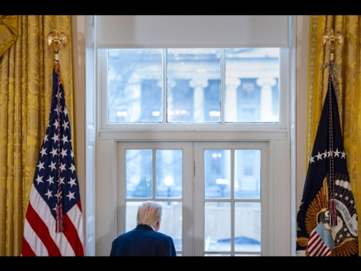 Pentagono, attacchi su larga scala contro obiettivi dell'Isis in Siria