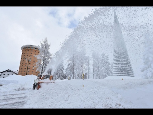 Irregolarità antincendio, sequestrata Torre Rossa a Sestriere