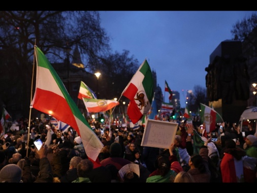 Fondazione Mohammadi, in Iran sparatorie di massa, almeno 2mila morti