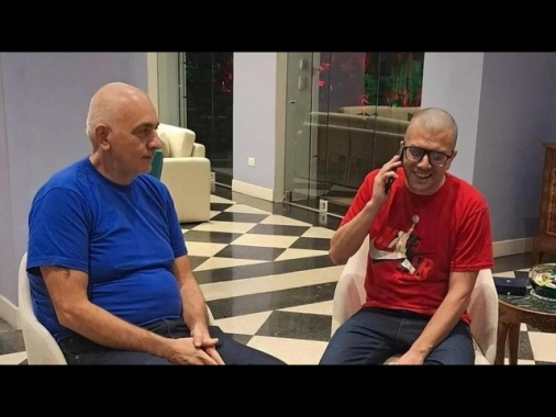 Burlò chiama e rassicura la figlia