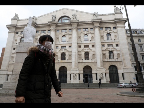 Borsa: Milano conferma il rialzo (+0,15%), corre Buzzi, giù Lottomatica
