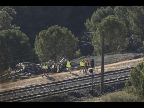 Ancora un deragliamento di un treno in Spagna, almeno 20 feriti