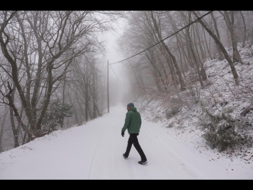 Il maltempo sferza la Grecia, Mitsotakis non va a Davos