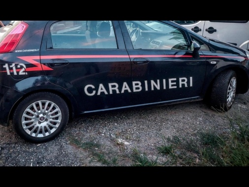 Operaio di 25 anni muore incastrato in un macchinario