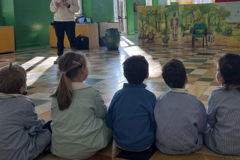 Le rette aumentano, le famiglie scappano dalla Materna