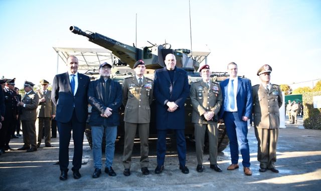 Leonardo e Rheinmetall consegnano all'Esercito i primi corazzati Lynx