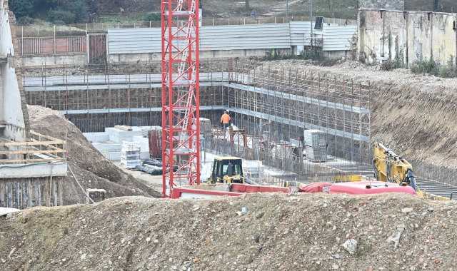 Il cantiere dell’ex Aermacchi fra le vie Sanvito e Crispi, a Varese (foto Angelo Puricelli)
