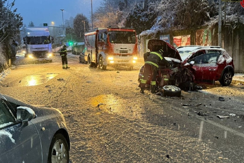 Daverio, schianto: due feriti