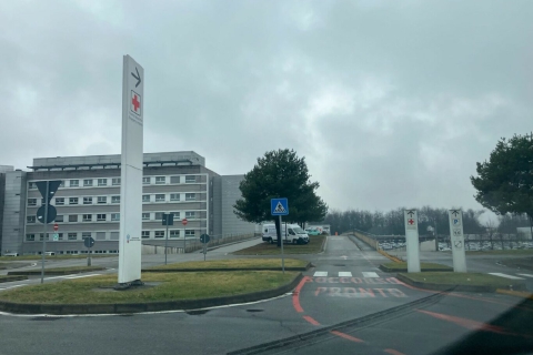 Cade in bagno e non riesce a muoversi. Salvato grazie ai vicini