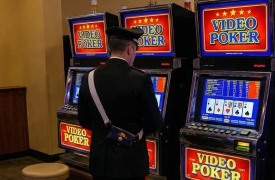 Slot machine fuori orario: raffica di sanzioni nel Vco