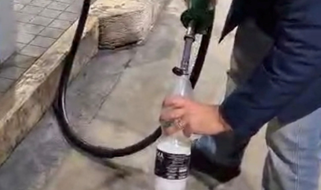 La benzina sembra limonata: sette auto in panne