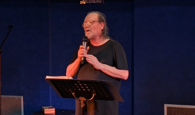 «Vi spiego il cabaret»: Oreglio racconta, Varese applaude