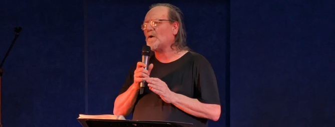 «Vi spiego il cabaret»: Oreglio racconta, Varese applaude