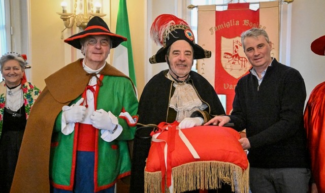 La consegna delle chiavi, lo scorso anno, al Re Bosino